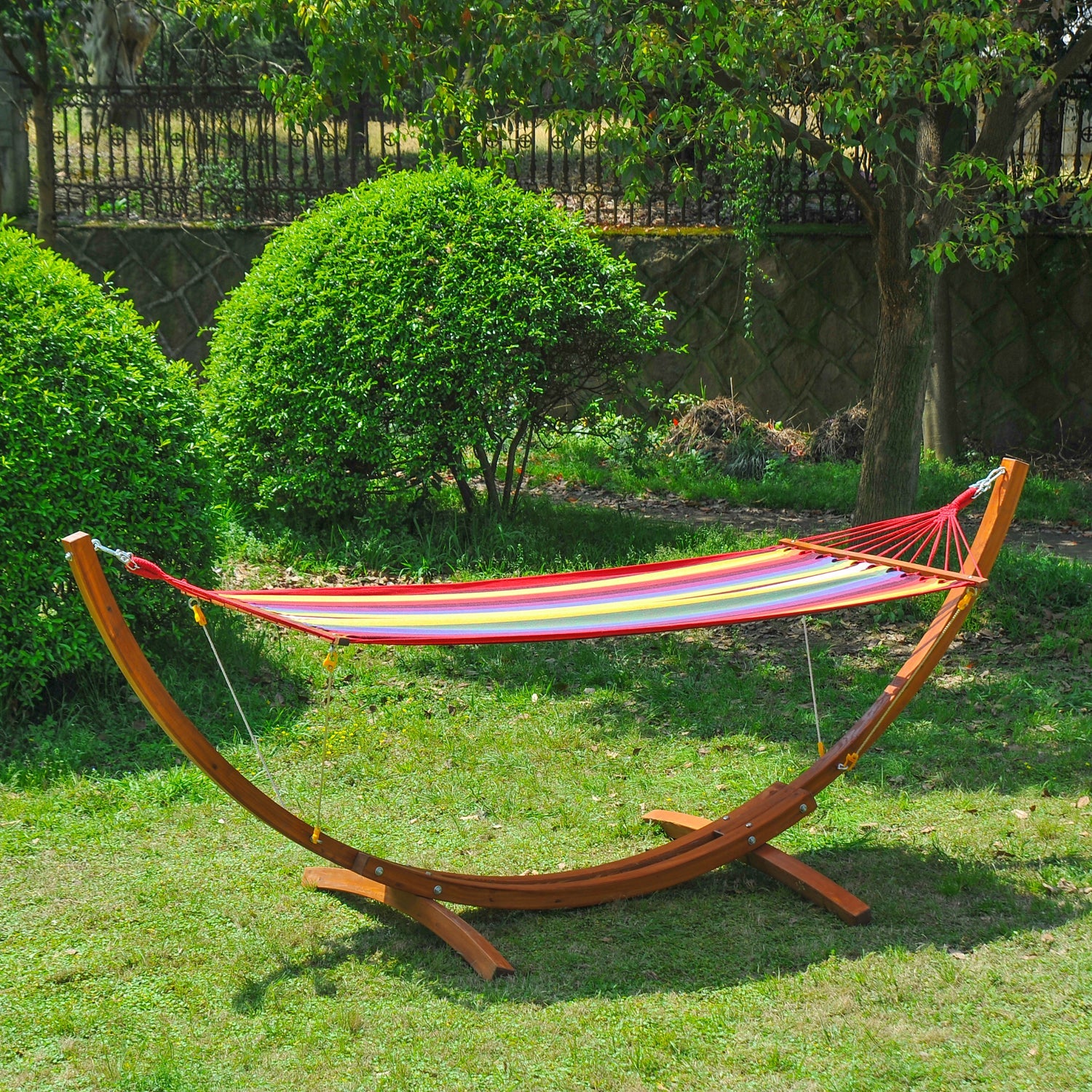 Outsunny Garden Deluxe Single Wooden Hammock W/Arc Stand Frame