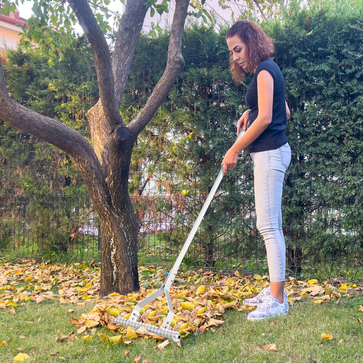 178 cm Garden Thatch Rake with Long Handle and 19 Curved Tines