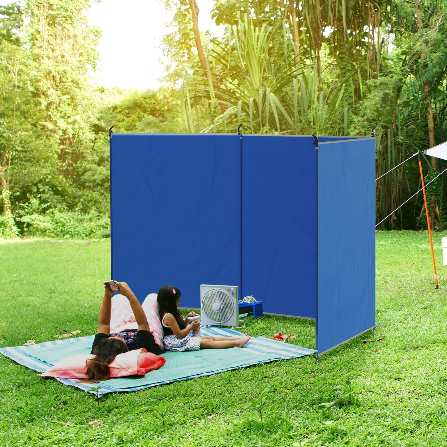 Outsunny Camping Windbreak, Foldable Portable Wind Blocker w/ Carry Bag and Steel Poles, Beach Sun Screen Shelter Privacy Wall, 450cm x 150cm