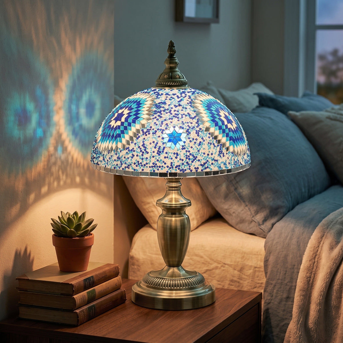 HOMCOM 30cm Tiffany Lamp, Stained Glass Bedside Table Lamp with Button Switch and Metal Base, Blue