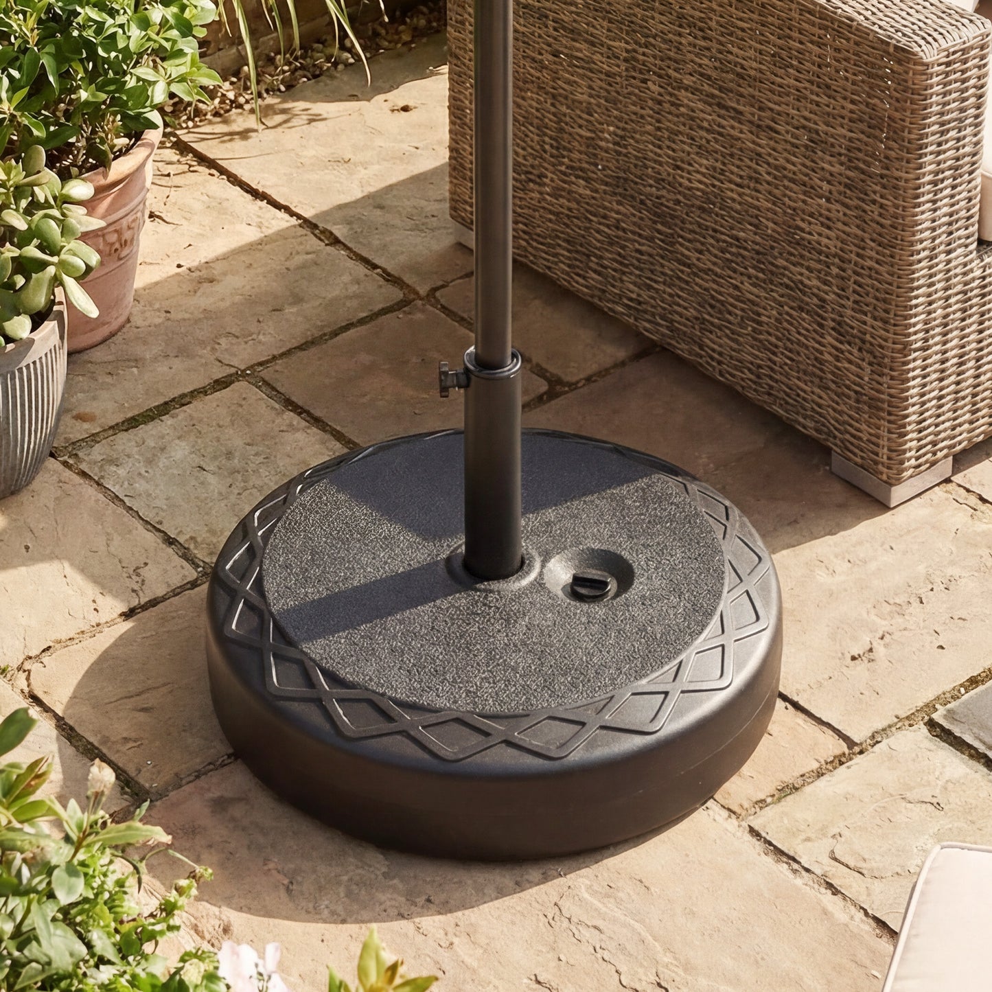 Fillable Umbrella Base 52 kg Heavy Duty Water/Sand Filled Round Market Umbrella Stand-Black