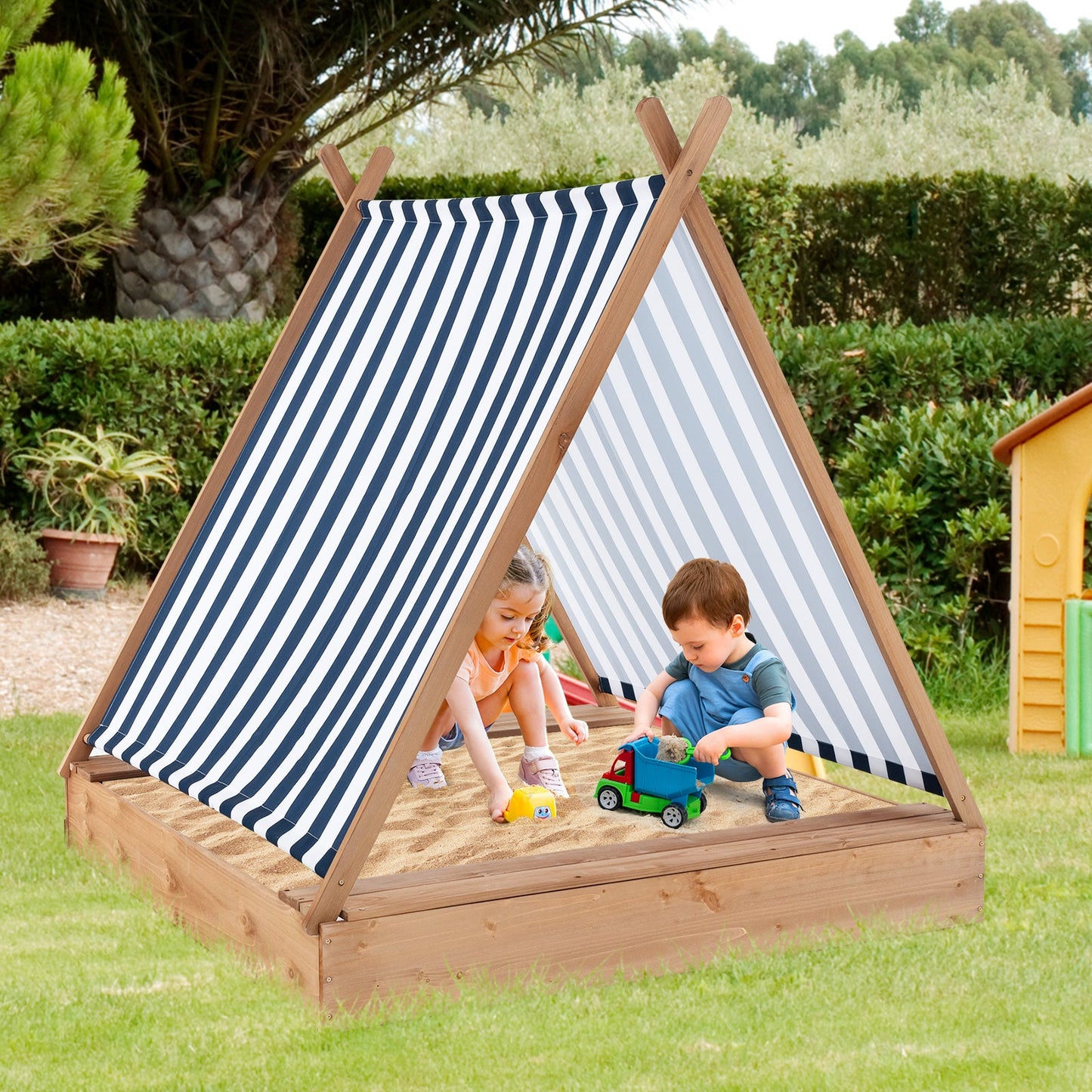 124 x 123cm Kids Sandbox with Cover
