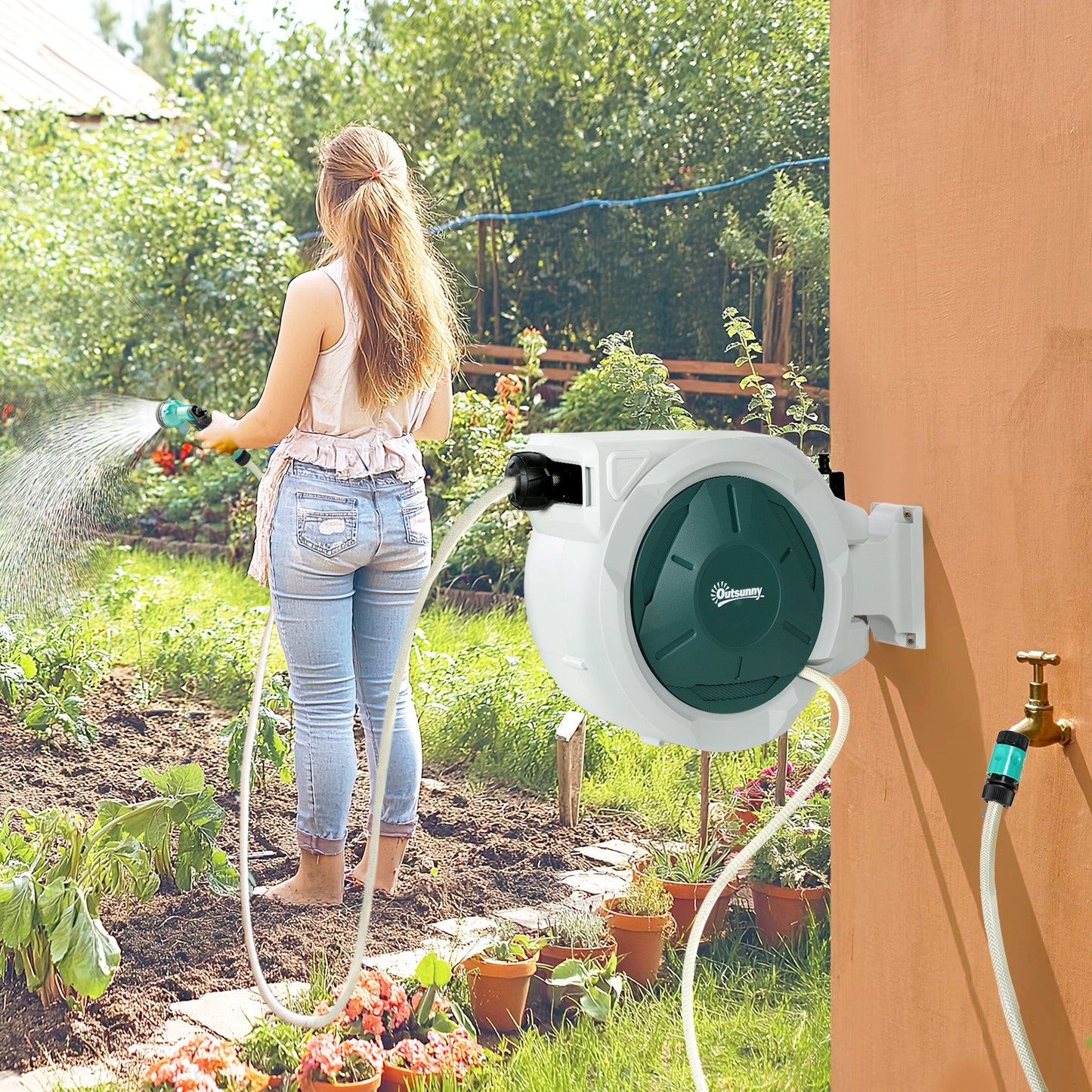 Outsunny Retractable Hose Reel Wall Mounted, 20+2m Garden Hose Pipe Reel with Lock, Auto Rewind, 7 in 1 Spray Nozzle, Includes Wall Fixings, 180 Swivel, Outdoor Watering, Light Grey