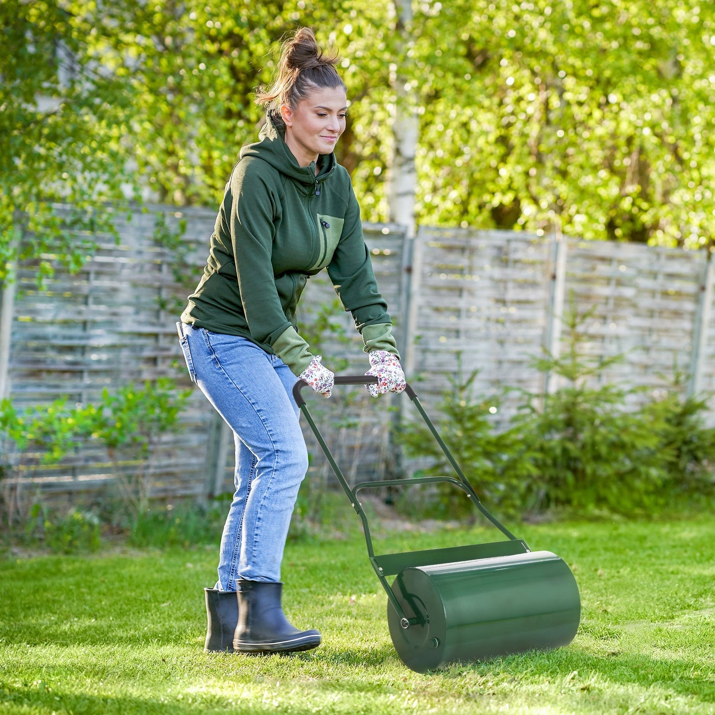 Outsunny 40L Garden Lawn Roller, Water Sand Filled Outdoor Grass Roller, â32cm Heavy Duty Metal Lawn Push Rolling Tool for Grass Seeding, Soil Levelling, Green