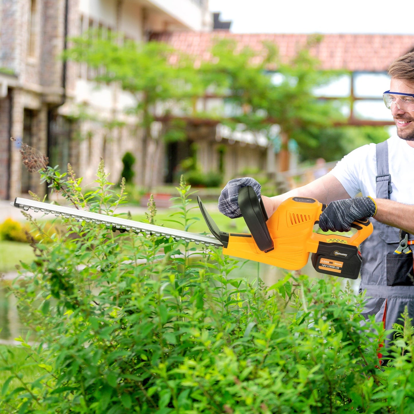 Outsunny 20" Cordless Hedge Trimmer, 18V Electric Hedge Cutter with 51cm Dual Action Blade, 2 x 4000mAh Batteries and Brushless Motor for Garden Branches, Shrubs, Twigs, Orange