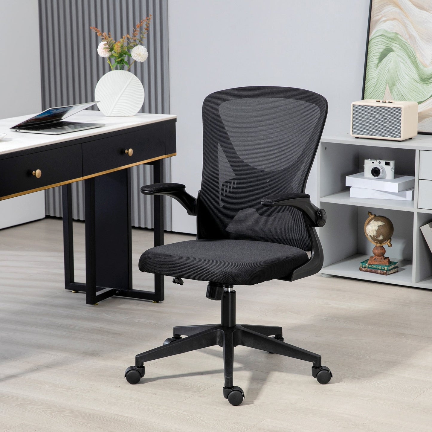 Vinsetto Mesh Office Chair with Flip-up Armrests, Ergonomic Computer Desk Chair with Lumbar Support and Swivel Wheels, Black