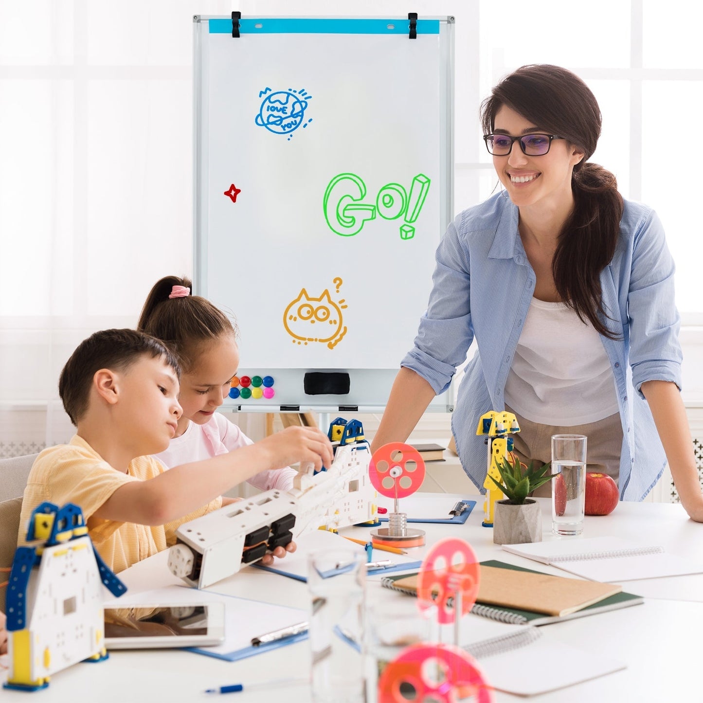 100 cm x 65 cm Height-Adjustable Magnetic Whiteboard on Wheels-White