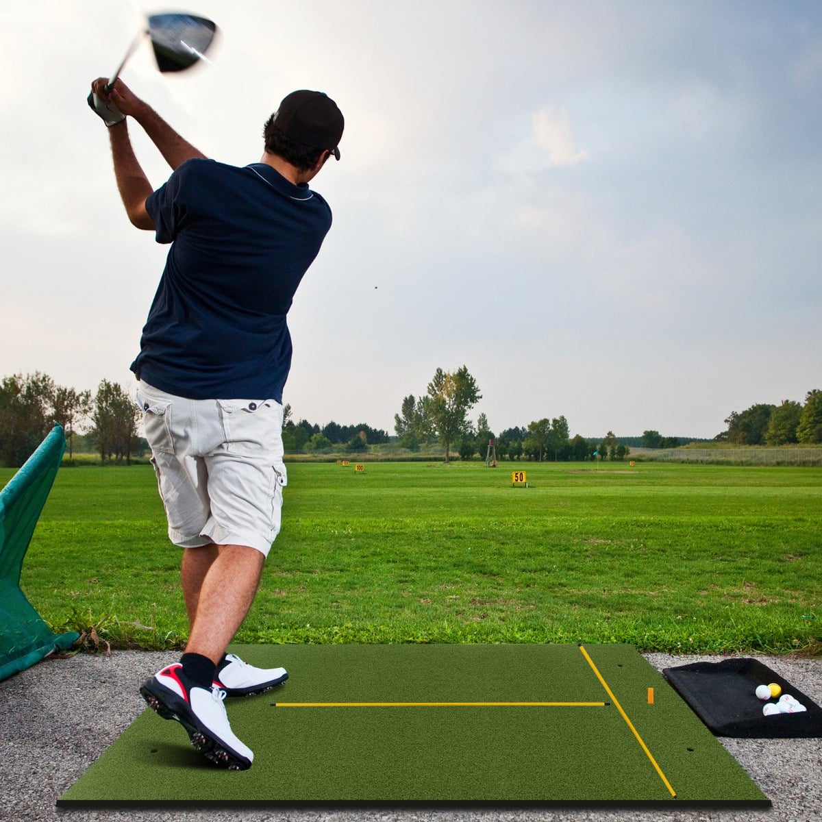 Golf Hitting Mat Includes 2 Rubber Tees and 2 Alignment Sticks-L
