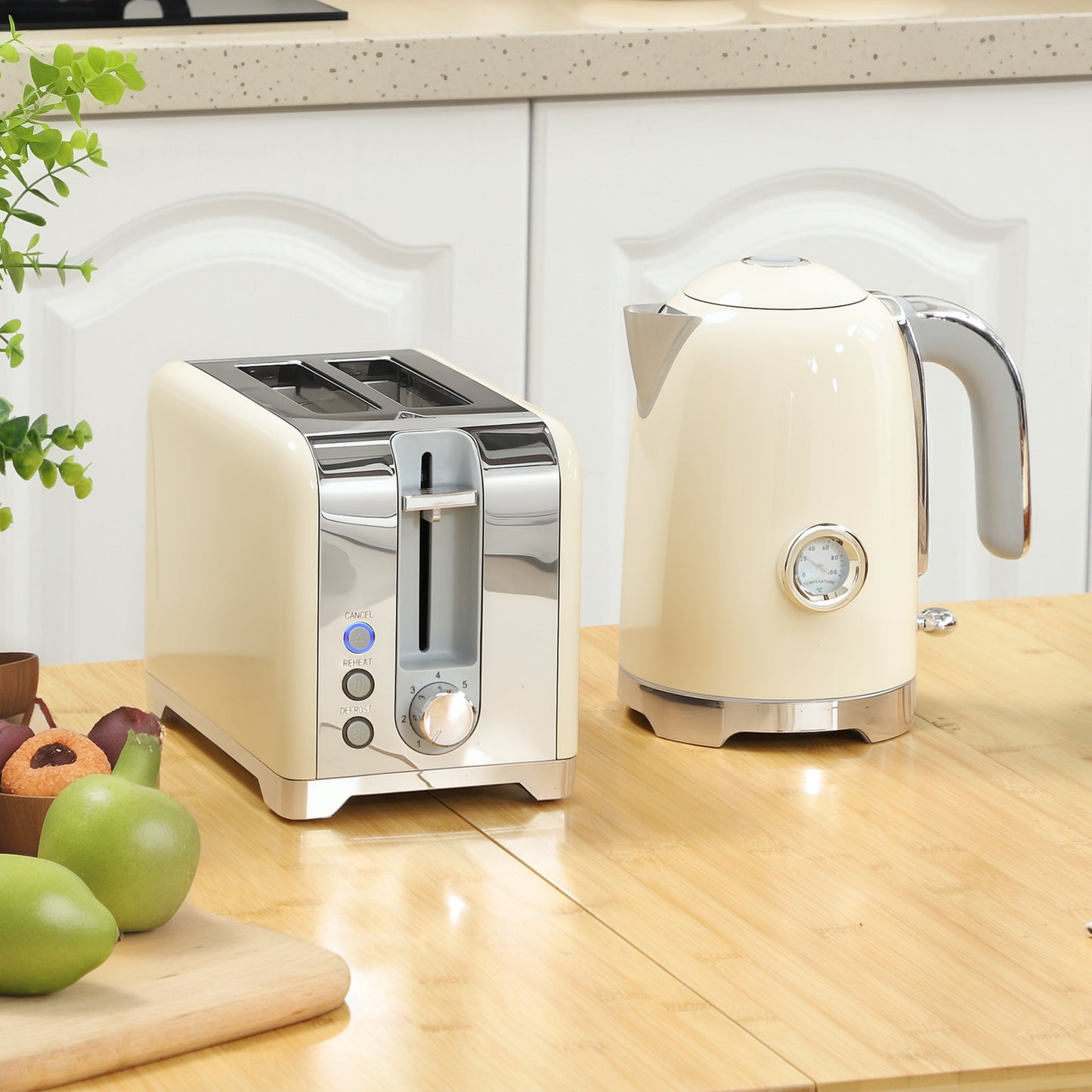 HOMCOM Retro Toaster and Kettle Set - Cream